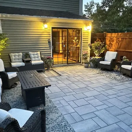 Large, Comfortable & Conveniently Located Home Danvers Exterior photo