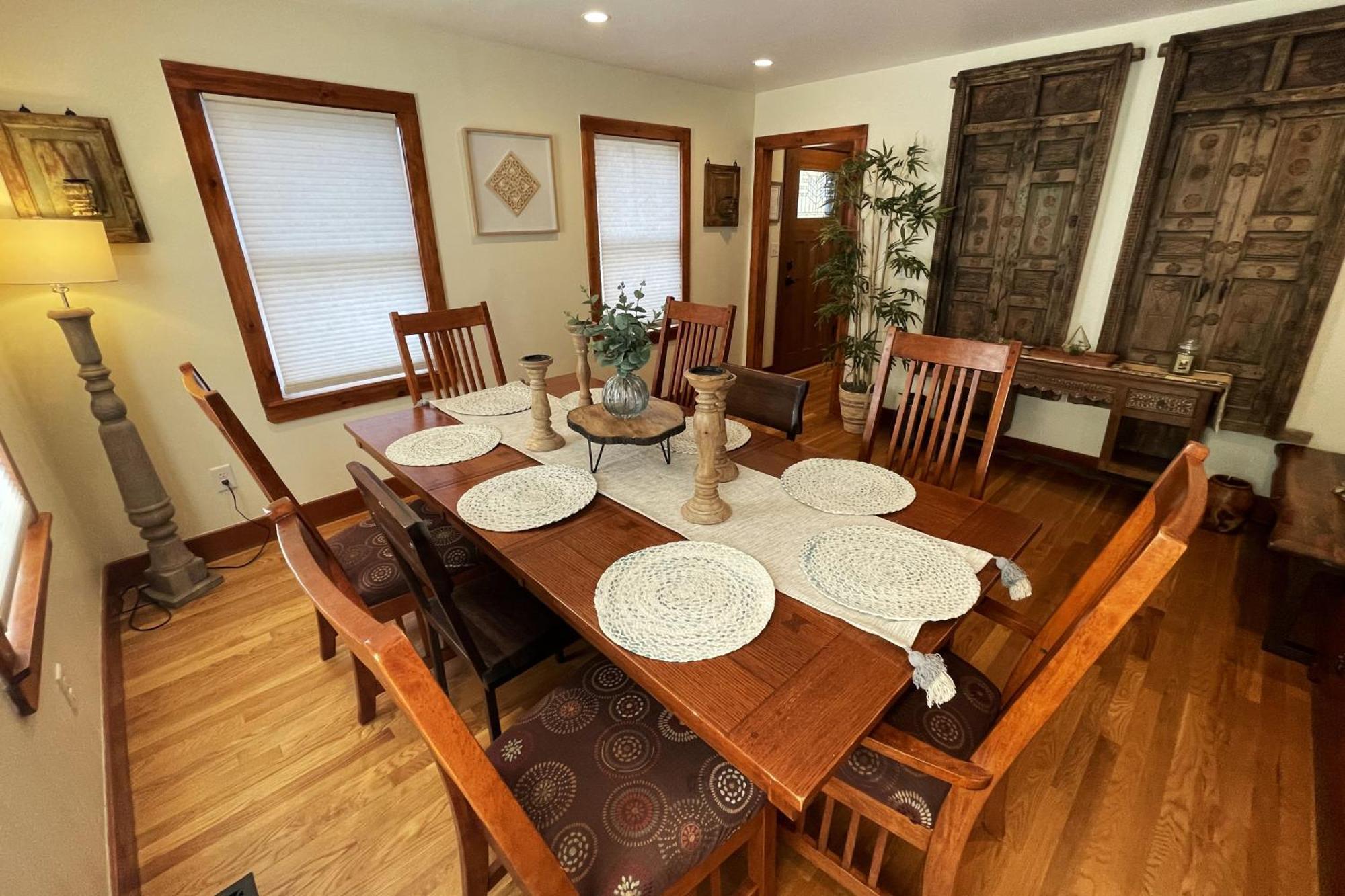 Large, Comfortable & Conveniently Located Holiday home Danvers