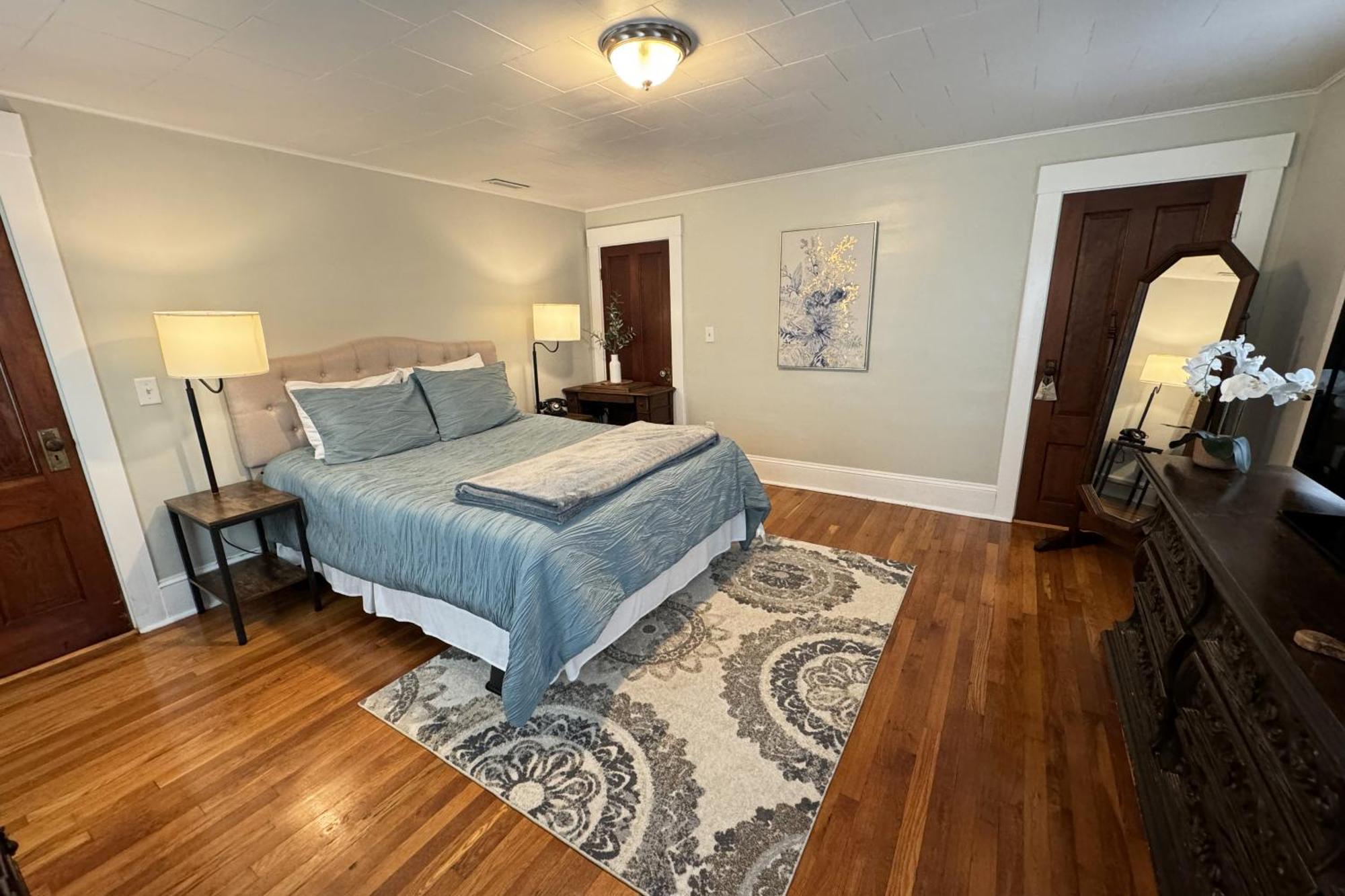 Large, Comfortable & Conveniently Located *