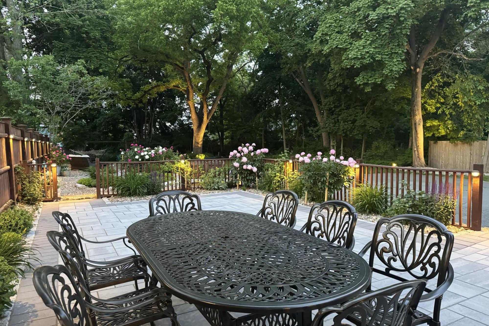 Large, Comfortable & Conveniently Located