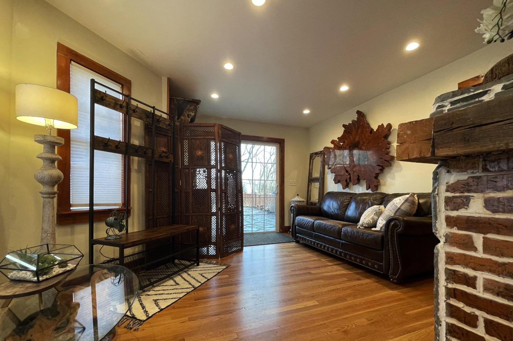 Large, Comfortable & Conveniently Located *