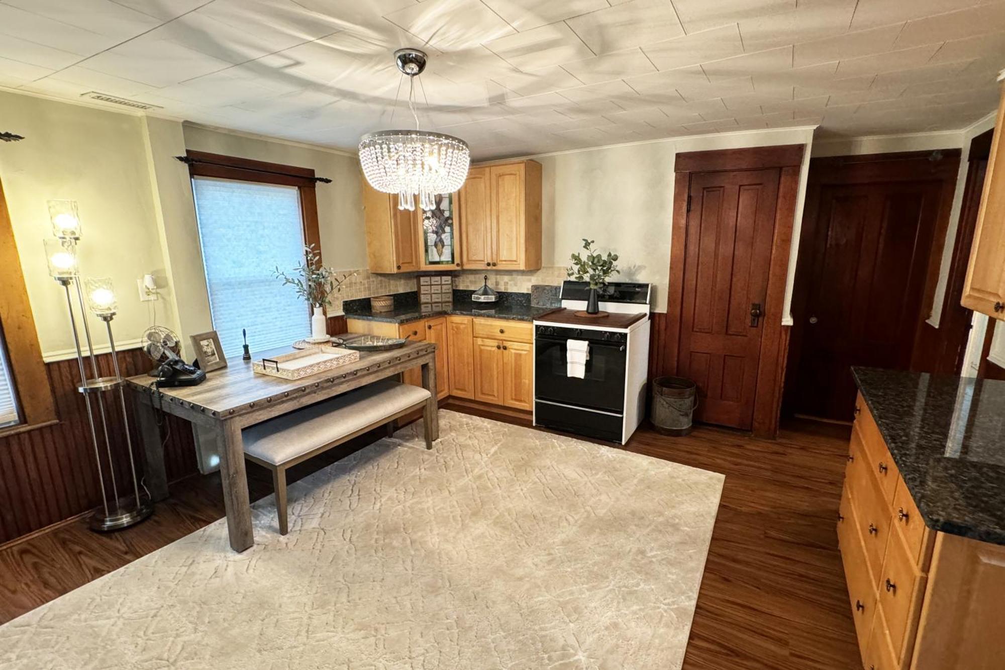 Large, Comfortable & Conveniently Located Danvers